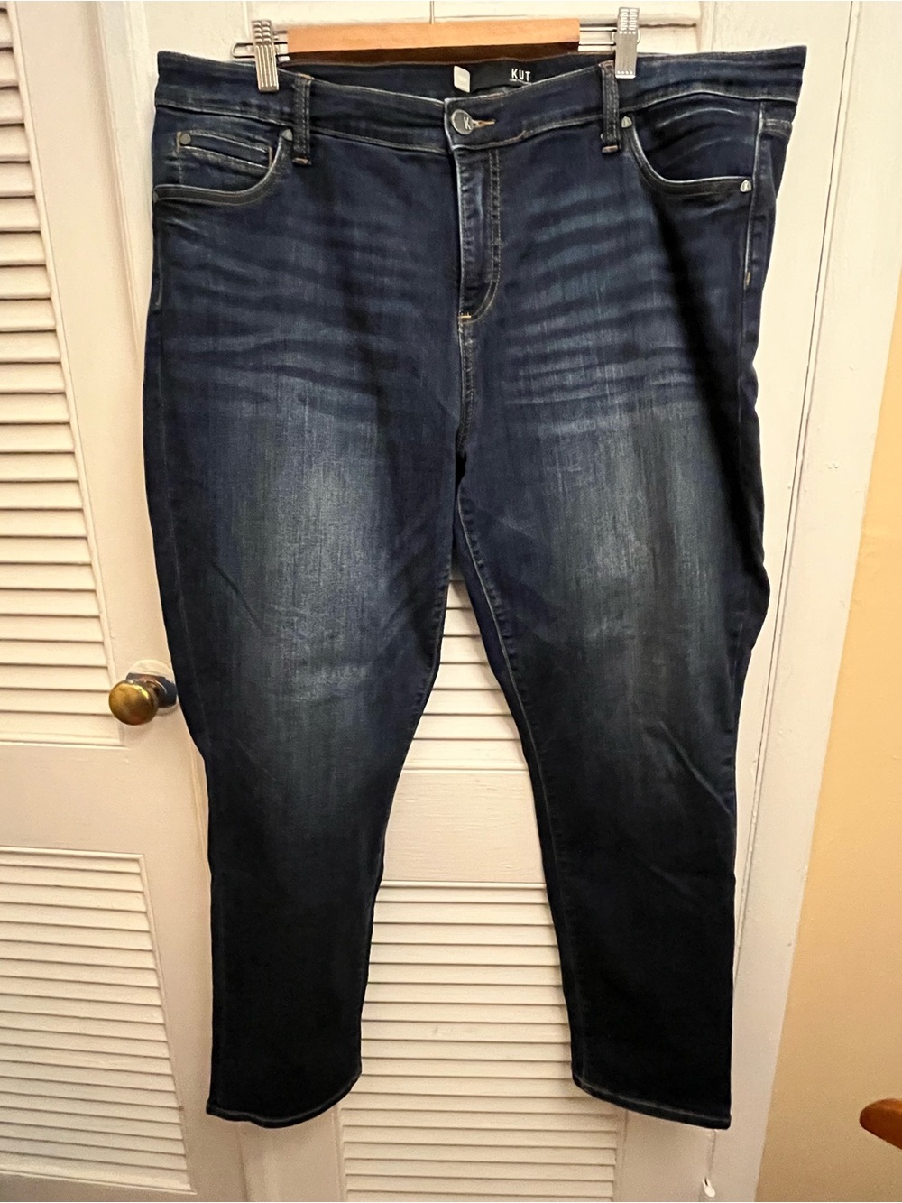 Kuth From The Kloth Women's Catherine Boyfriend Distressed Jeans. Size 18W Blue